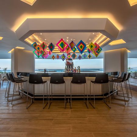ホテル グランド パーク ロイヤル プエルト ヴァジャルタ プエルトバラータ エクステリア 写真 The bar at the Sky Bar