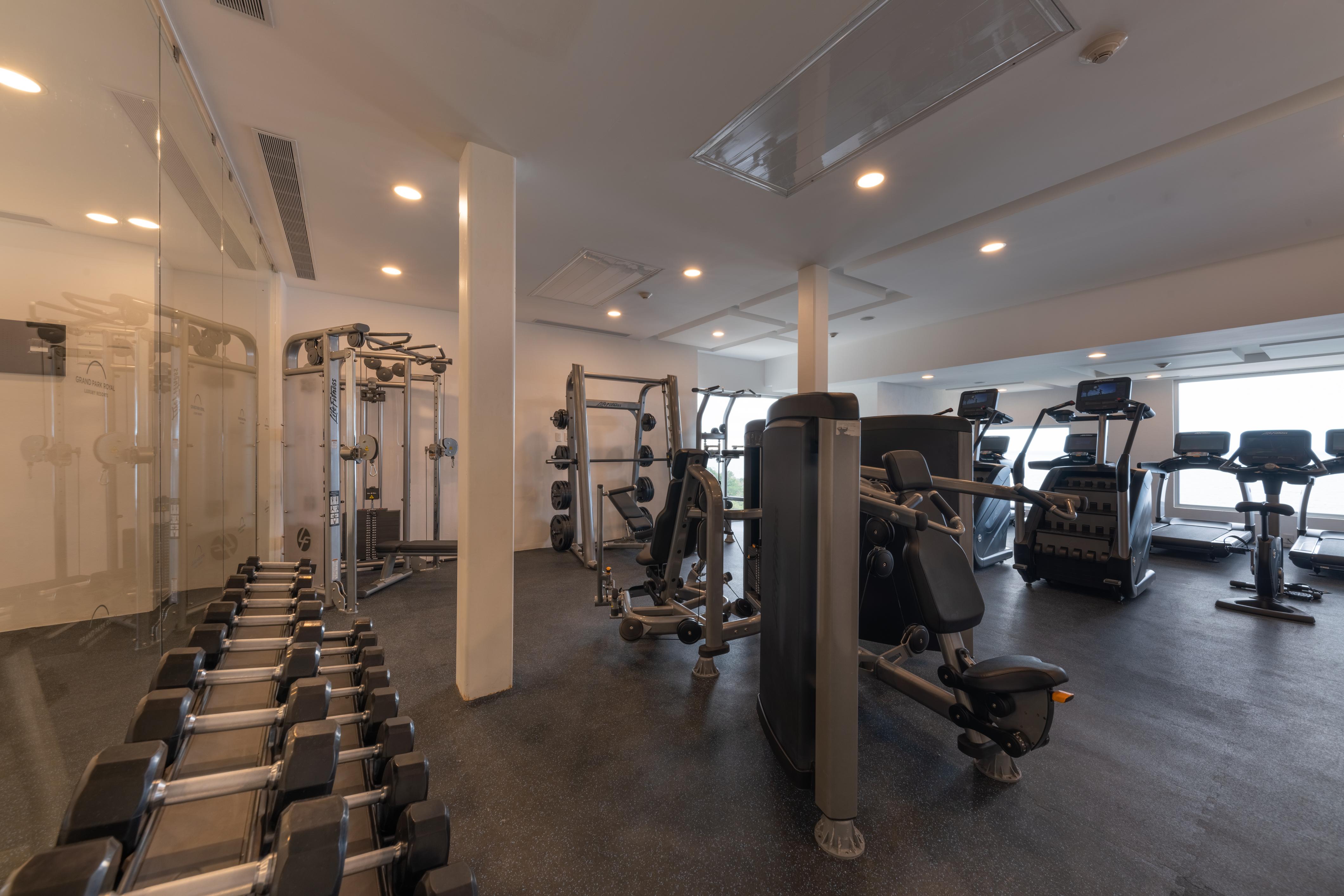 ホテル グランド パーク ロイヤル プエルト ヴァジャルタ プエルトバラータ エクステリア 写真 The gym at the hotel