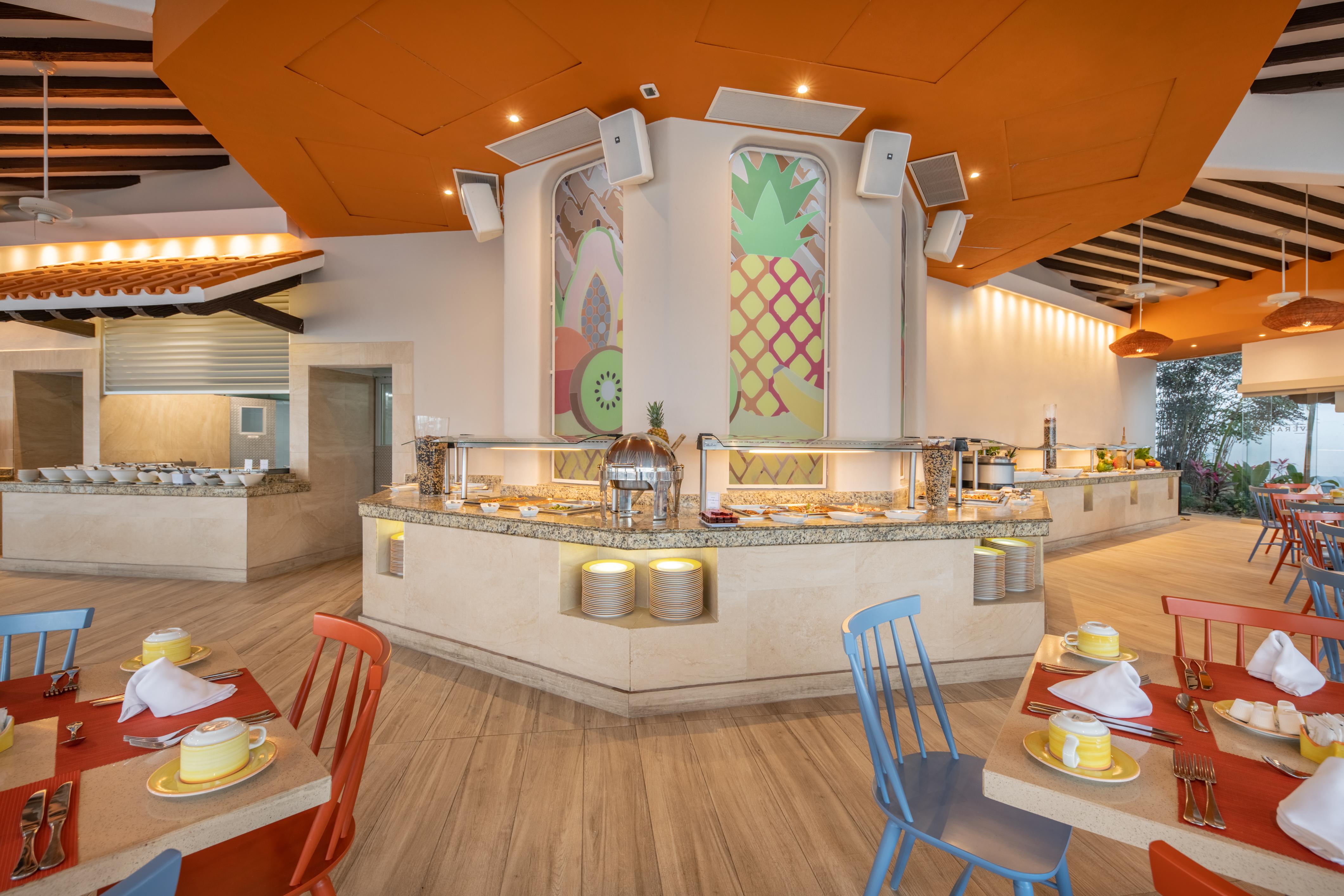 ホテル グランド パーク ロイヤル プエルト ヴァジャルタ プエルトバラータ エクステリア 写真 The interior of the restaurant